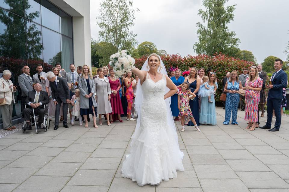 Bouquet toss