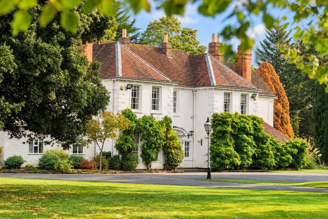 Longbridge Manor