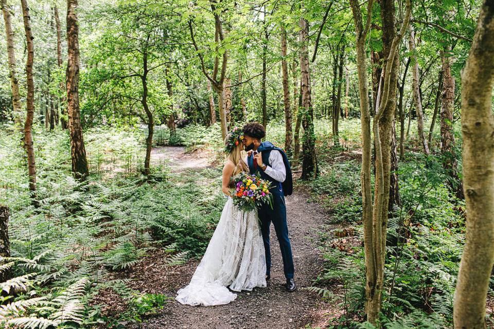 Woodland kiss
