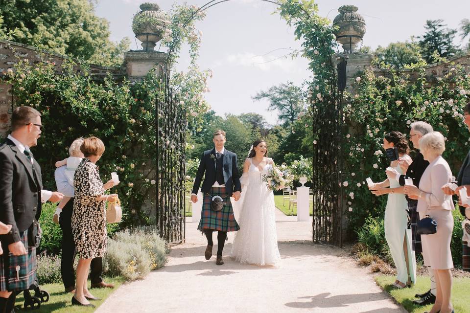 Couple under the arch