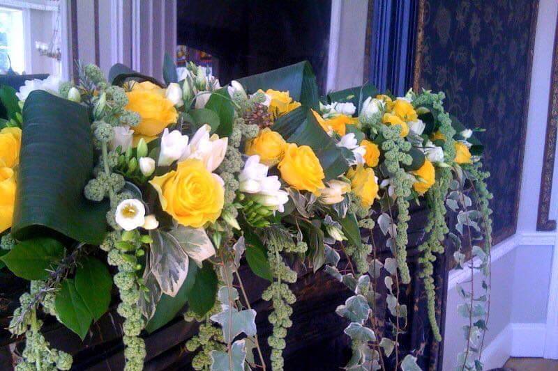 Mantel arrangement