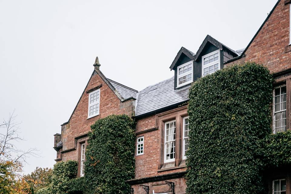V&M-Nunsmere Hall