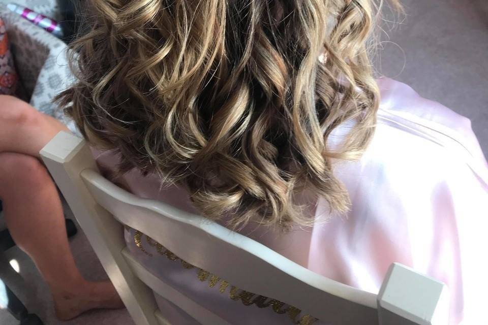 Bridesmaid soft curls