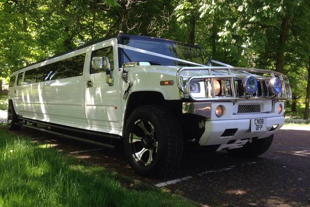 White Hummer Limo for Wedding