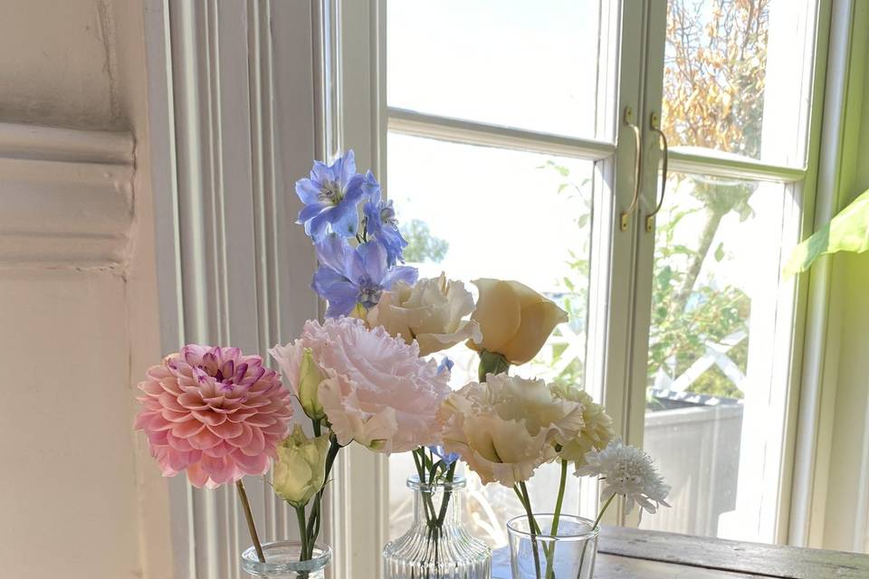 Bud vases