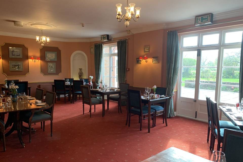 Corse Lawn House Hotel 12