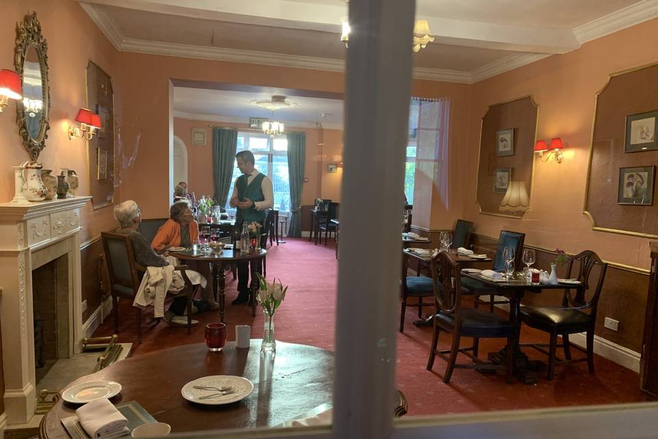 Corse Lawn House Hotel 14