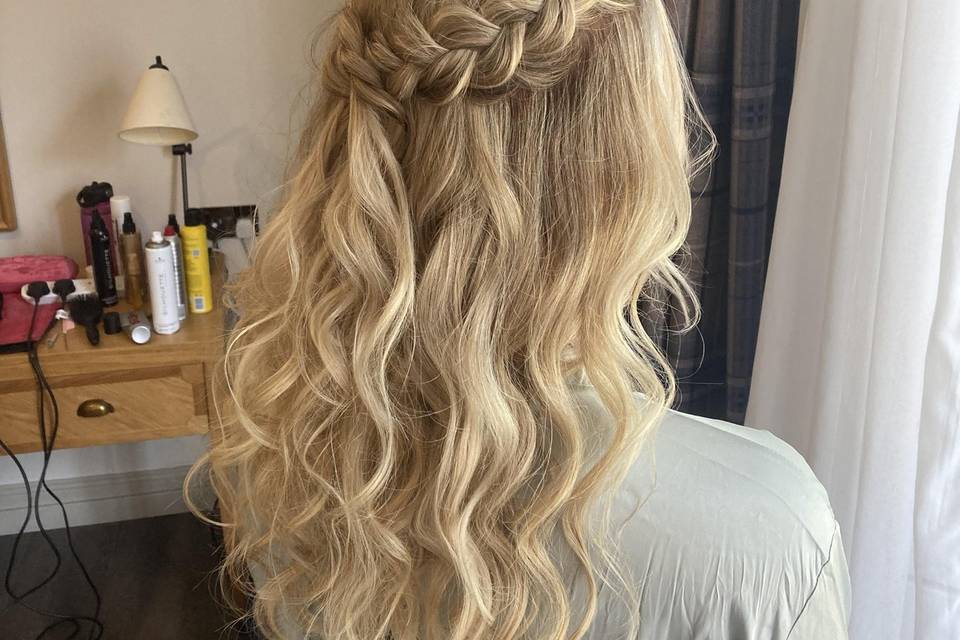 Bridesmaid hair