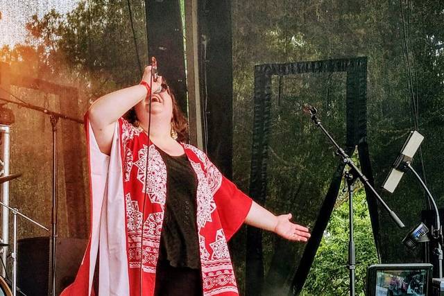 Abi Powell performing