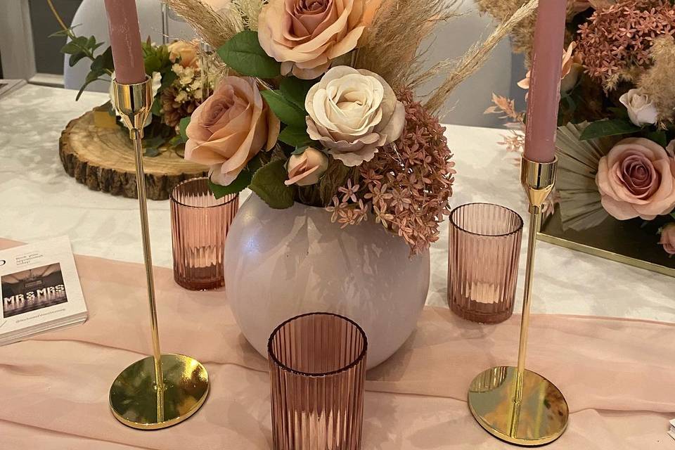 Smaller pampas centrepiece