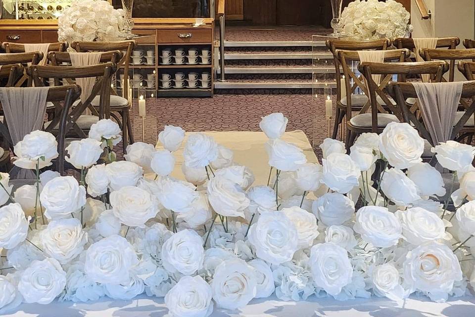 Aisle Decor