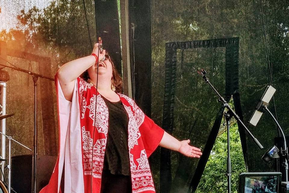 Abi Powell performing