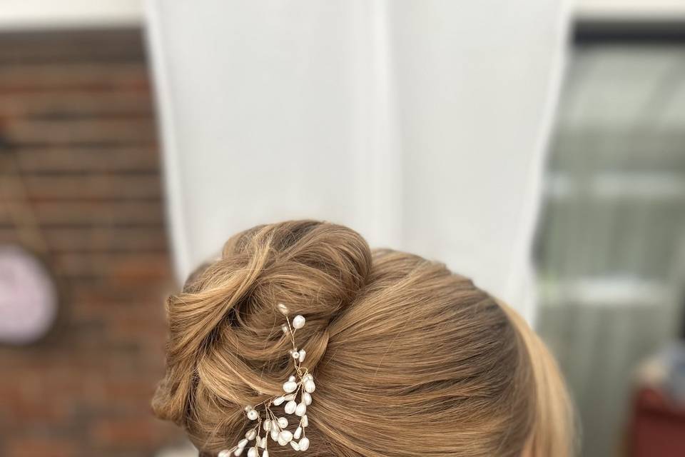 Bridesmaid hair