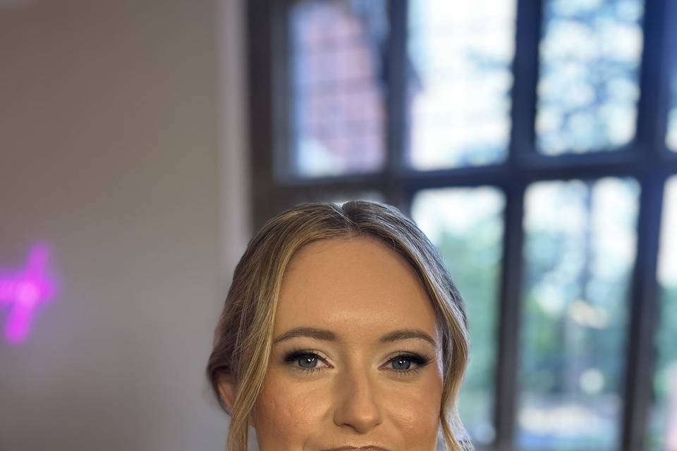 Bridesmaid make up