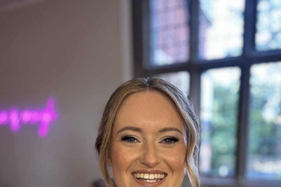 Bridesmaid make up