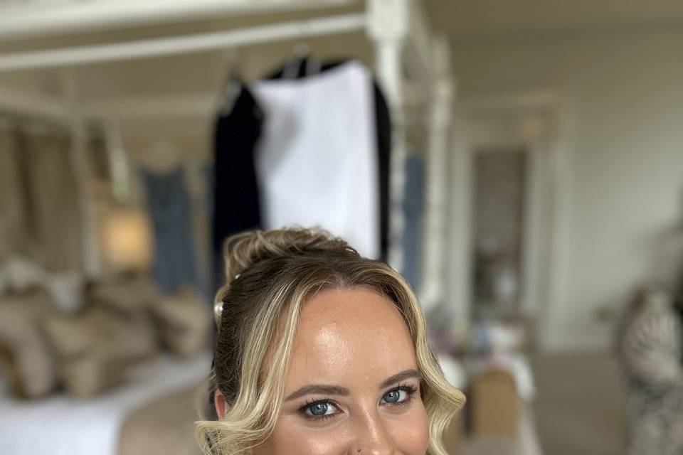 Bridesmaid make up