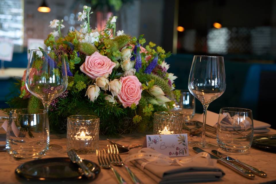 Floral arrangements for tables