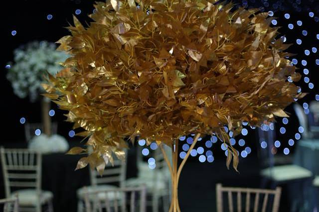 Gold leaf centrepiece