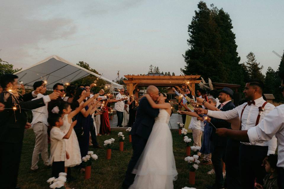 Wedding Headerhttps://cdn0.hit