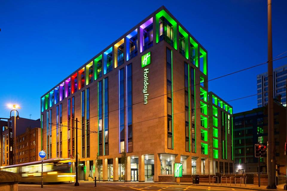 Holiday Inn Manchester City Centre exterior