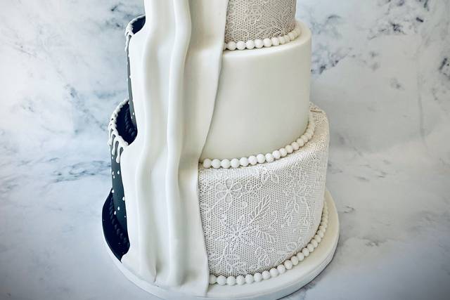 How to Bake and Decorate a 3-Tier Wedding Cake