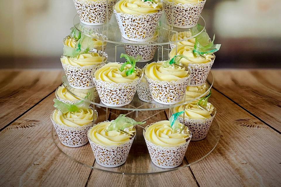 Green sail cupcakes