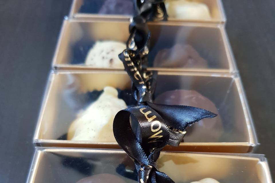 Two truffle favour box