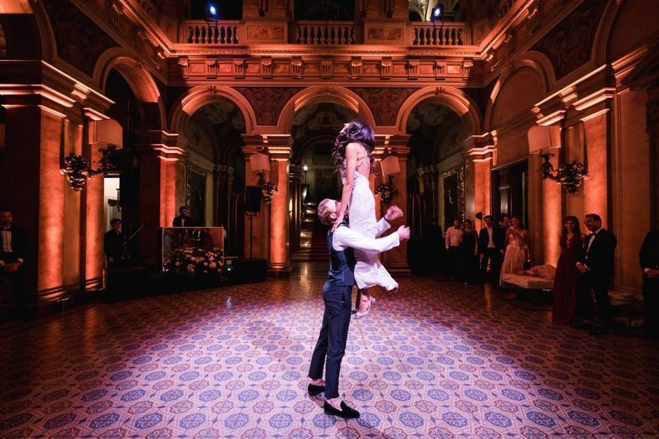 Fun Lift for First Dance