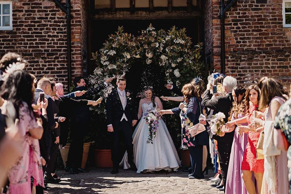 Meols Hall confetti arch