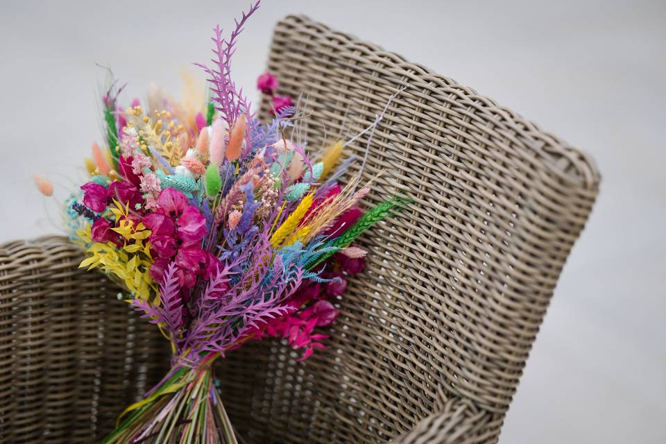 Neon dried bouquet