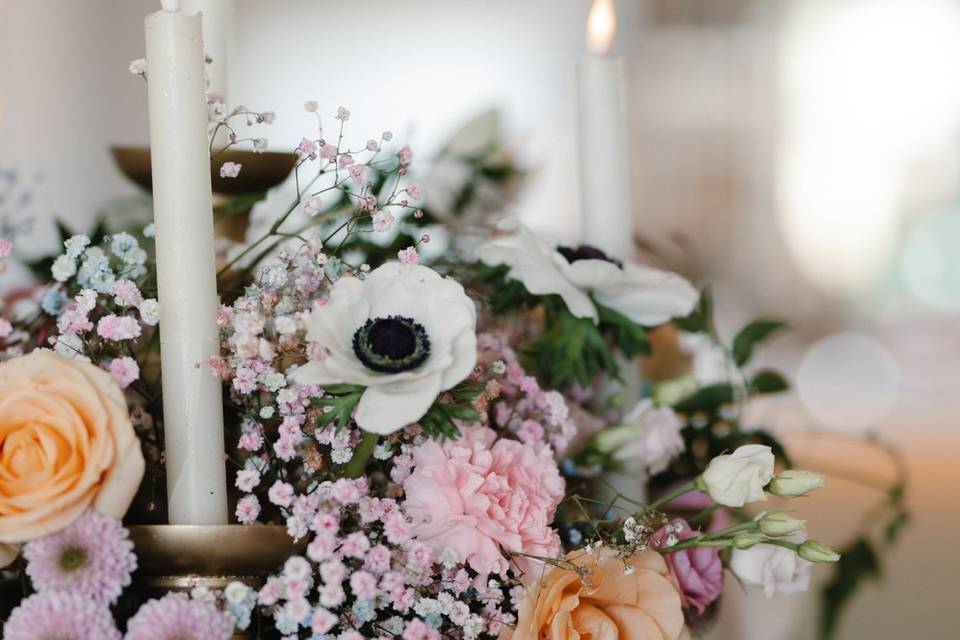 Pastel table centre