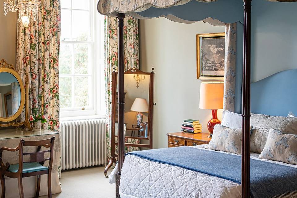 Emma - Bedroom