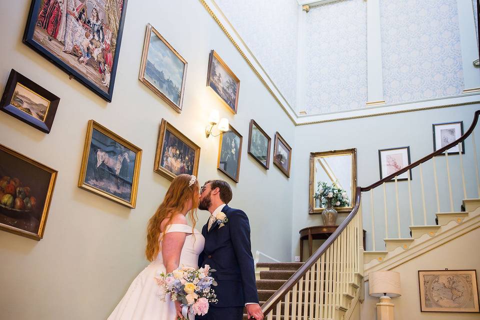 Kiss on the stairs