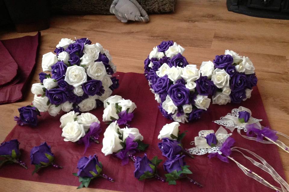 Wedding flowers handtie £65