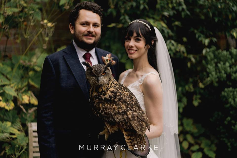 The bride loves owls