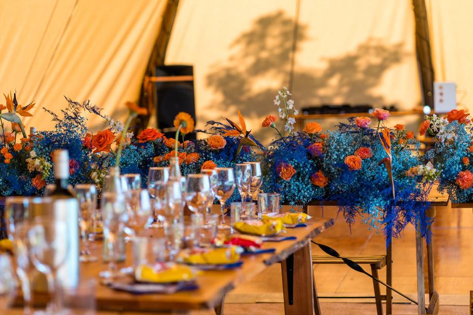 Table decor in the tipi