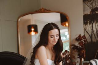 Phoebe Barnes Bridal Hair