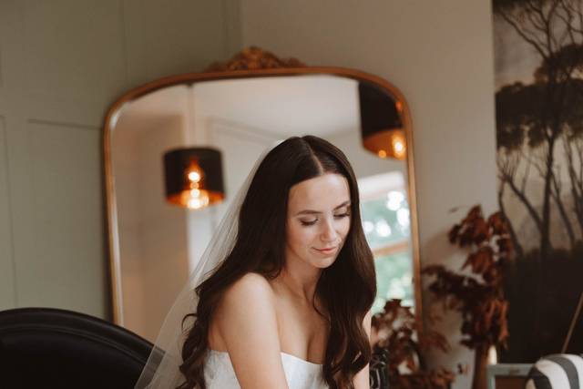 Phoebe Barnes Bridal Hair