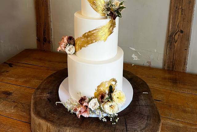 3-tier gold leaf abstract