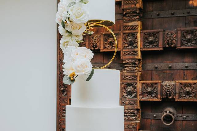 Geometric & gold wedding cake