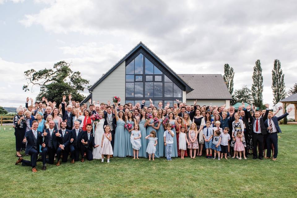 Group photo in front the Barn