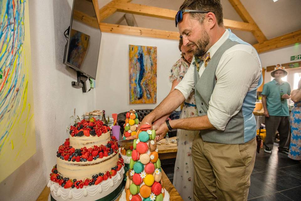 Cutting the cake