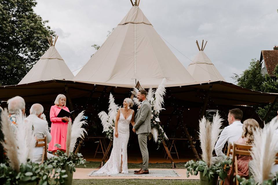 Blue Sky Tipis wedding1