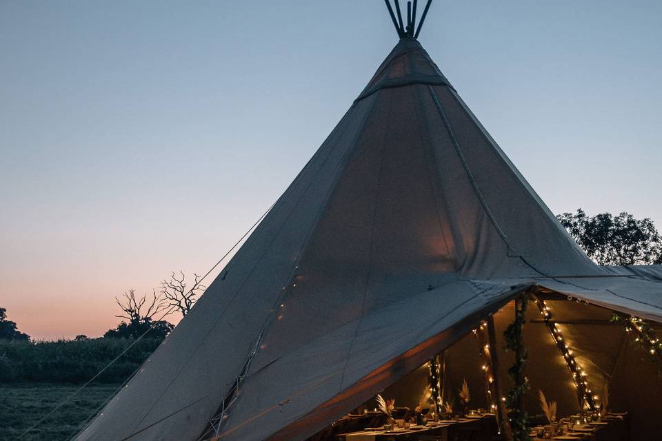 Wedding tipi 21