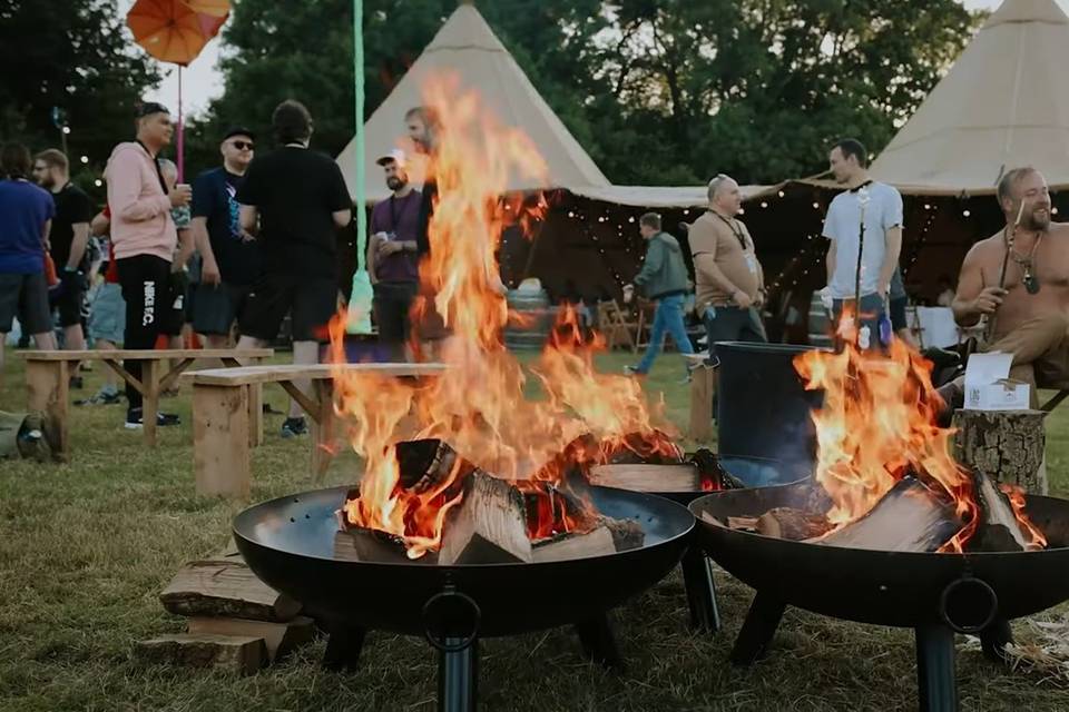 Tipi Wedding - Blue Sky Tipis