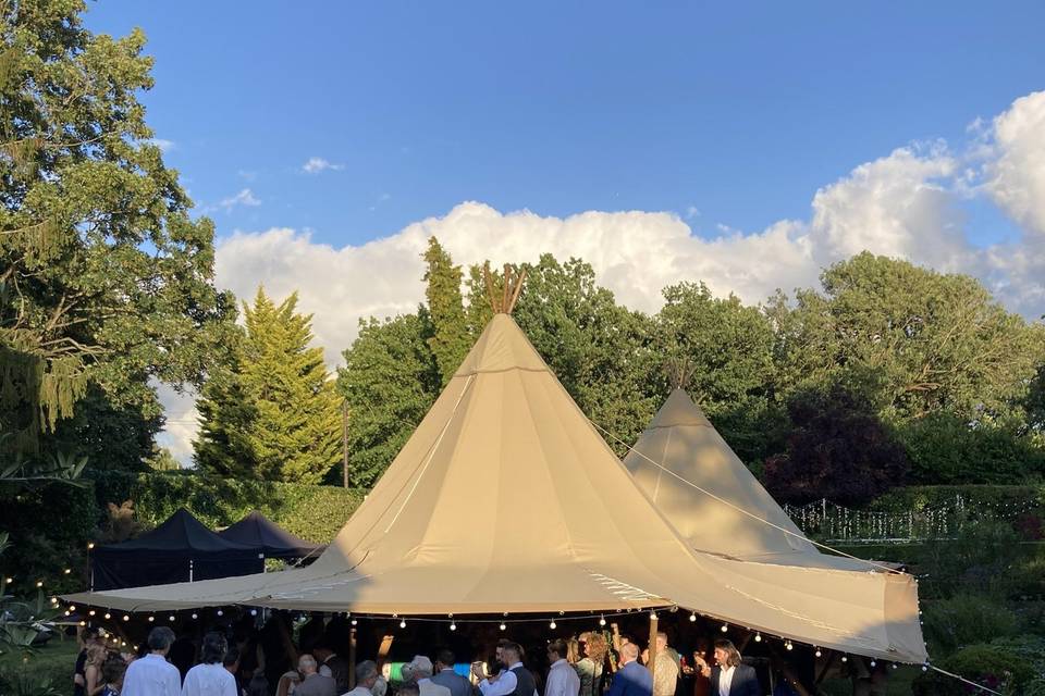 Tipi Wedding - Blue Sky Tipis