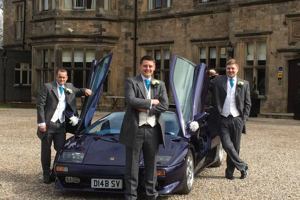 Groom ride in Lamborghini