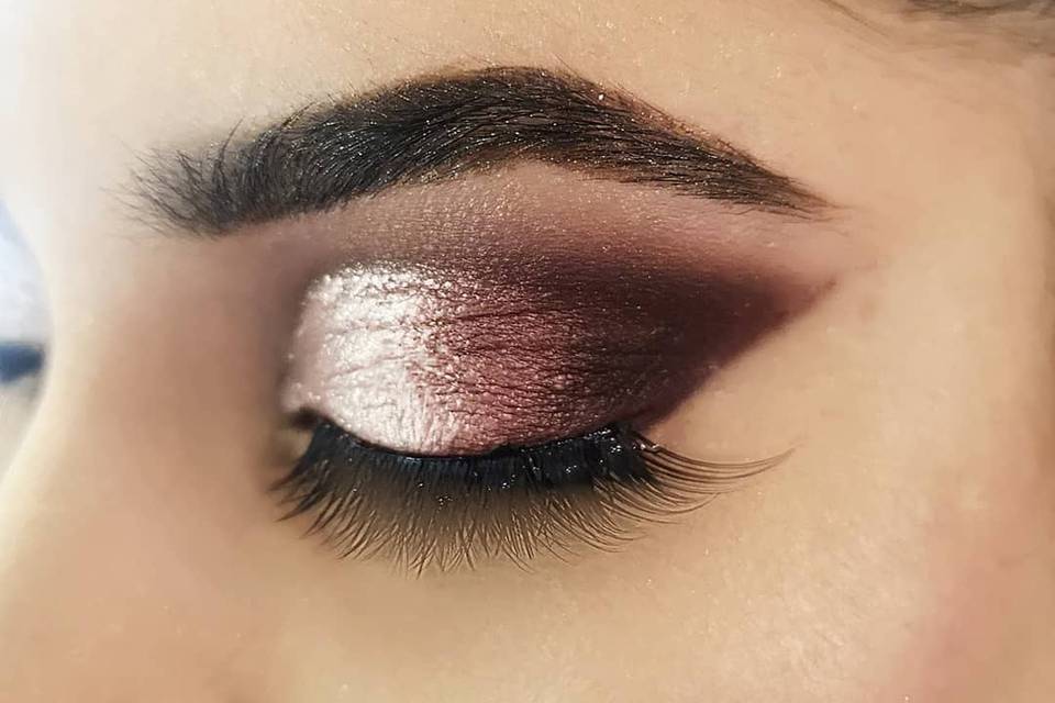 Dramatic rose gold look