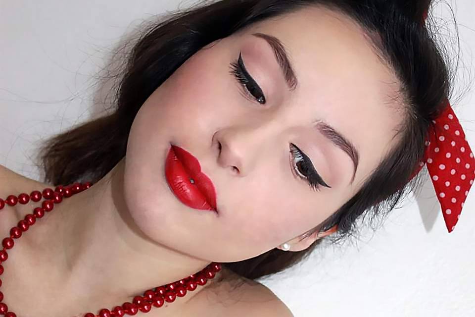 Pin Up Inspired / Liner Look