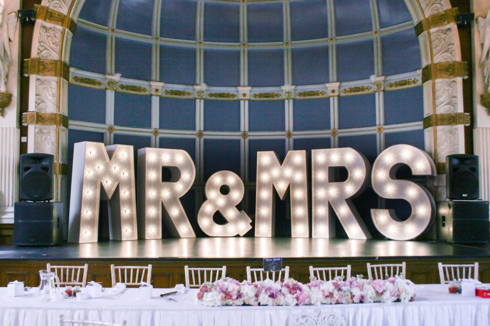 Light Up MR&MRS